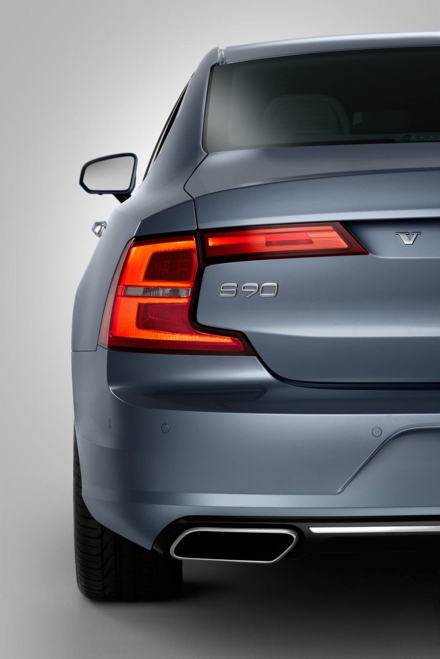 Детали экстерьера Volvo S90 T6 Inscription 2016 года  (фото 57 из 84)